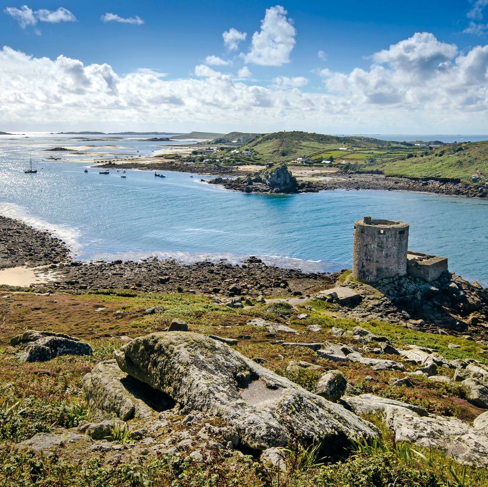 view across the coastline of tresco in the isles of scilly, taken on october 3, 2013 a 17th century fort known as cromwell's castle is visible in the foreground photo by james patersonn photo magazinefuture via getty images