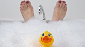 Duck and feet in bath