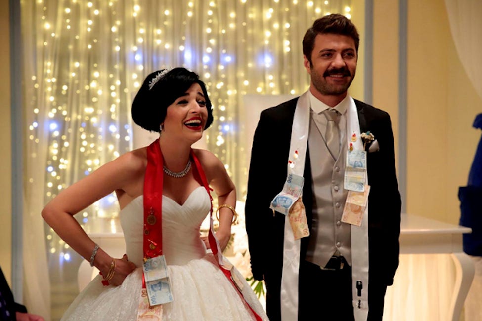 Gonca Vuslateri  Dügüm Salonu