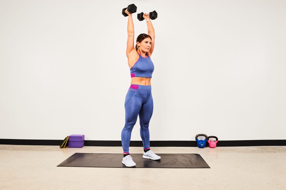 coach jess movold doing a dumbbell workout for beginners in august 2022