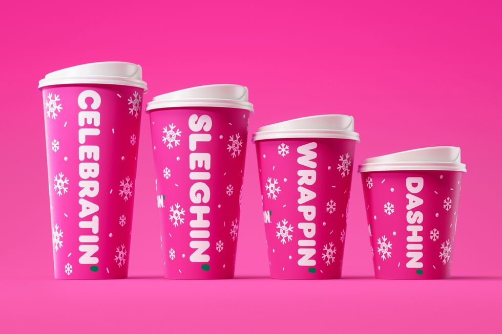 https://hips.hearstapps.com/hmg-prod/images/dunkin-holiday2019-good-653ab788253a0.jpeg?crop=0.9375xw:1xh;center,top&resize=980:*