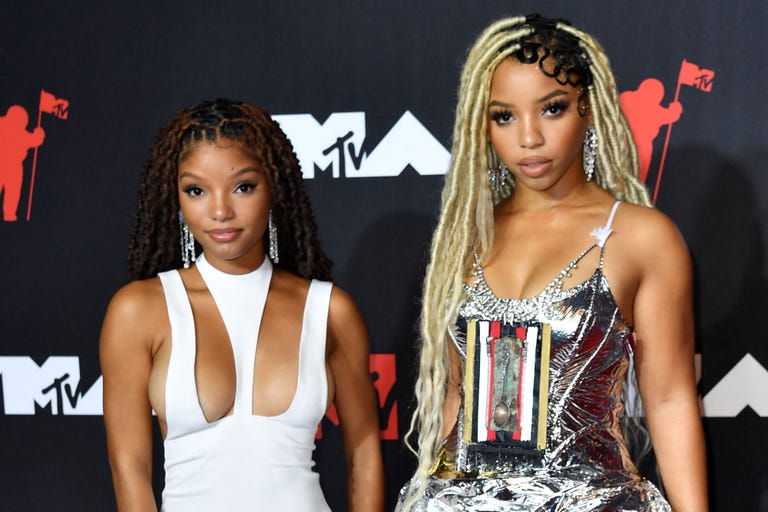 See Chlöe and Halle Bailey's 2021 VMAs Red Carpet Fashion Looks in Pictures