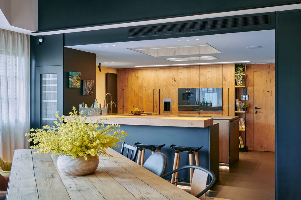 cocina abierta al comedor de diseño industrial