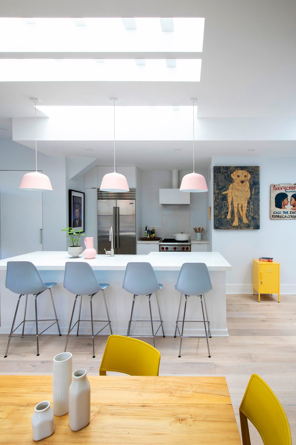 cocina de diseño contemporáneo abierta al comedor