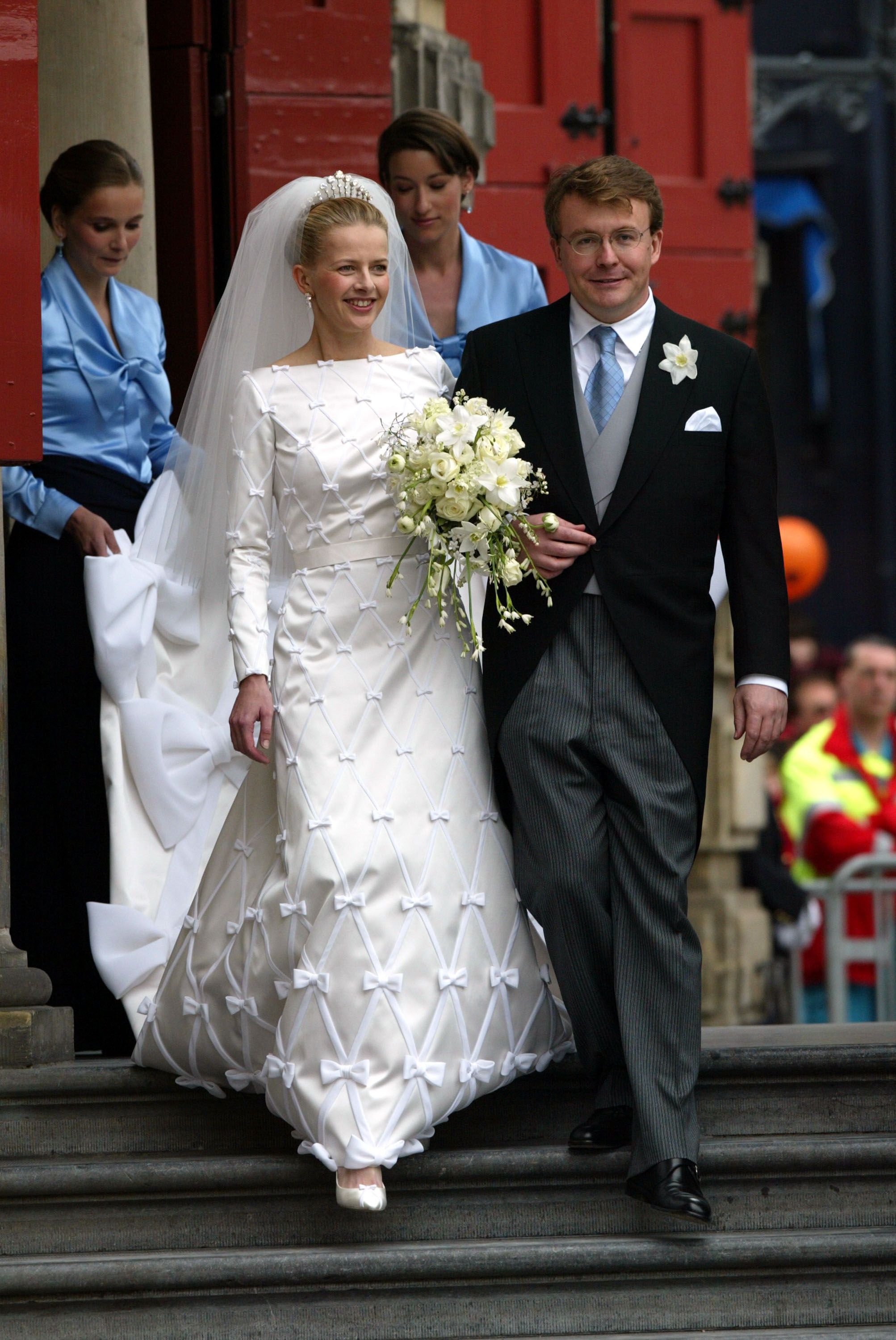 Wedding hotsell royal dress