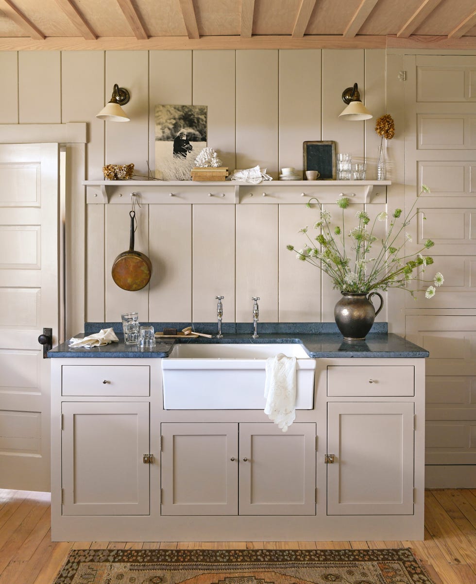 farmhouse kitchen sink with shaker peg rail