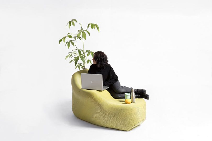 Duurzame stoel functioneert ook als plantenpot