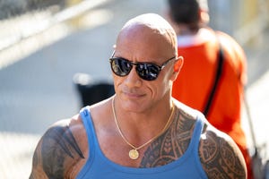 Comparação de tamanhos: Arnold Schwarzenegger vs Dwayne Johnson The Rock