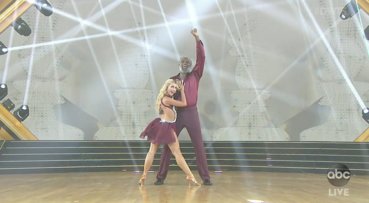 Emma Slater Accidentally Hit Partner Charles Oakley In The Face on 'Dancing  with the Stars' Premiere