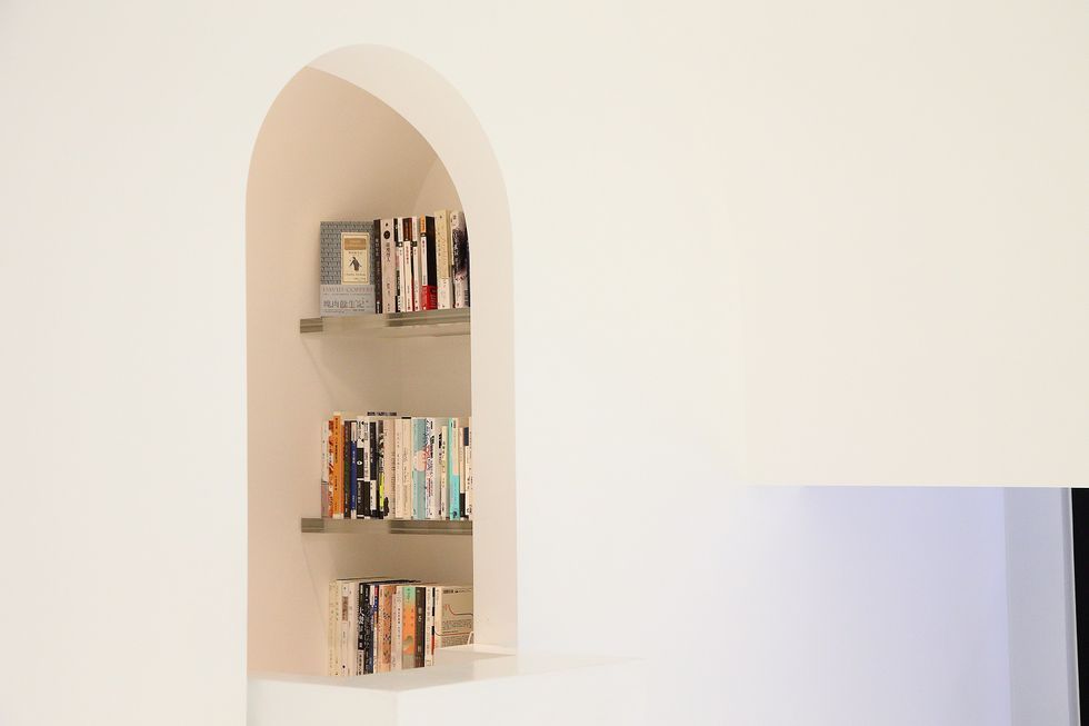 Shelf, Shelving, White, Bookcase, Furniture, Wall, Room, Interior design, Architecture, House, 