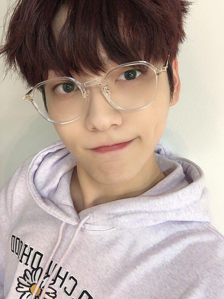 TOMORROW X TOGETHER - TXT ポバトゥ ( スビン ) TXT スビン編】モデル級のスタイル！ TOMORROW X TOGETHERの