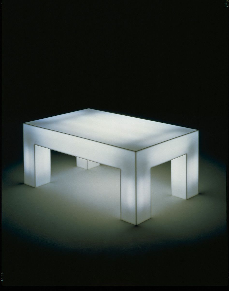 倉俣史朗　光のテーブル　京都国立近代美術館蔵　倉俣史朗のデザイン――記憶のなかの小宇宙