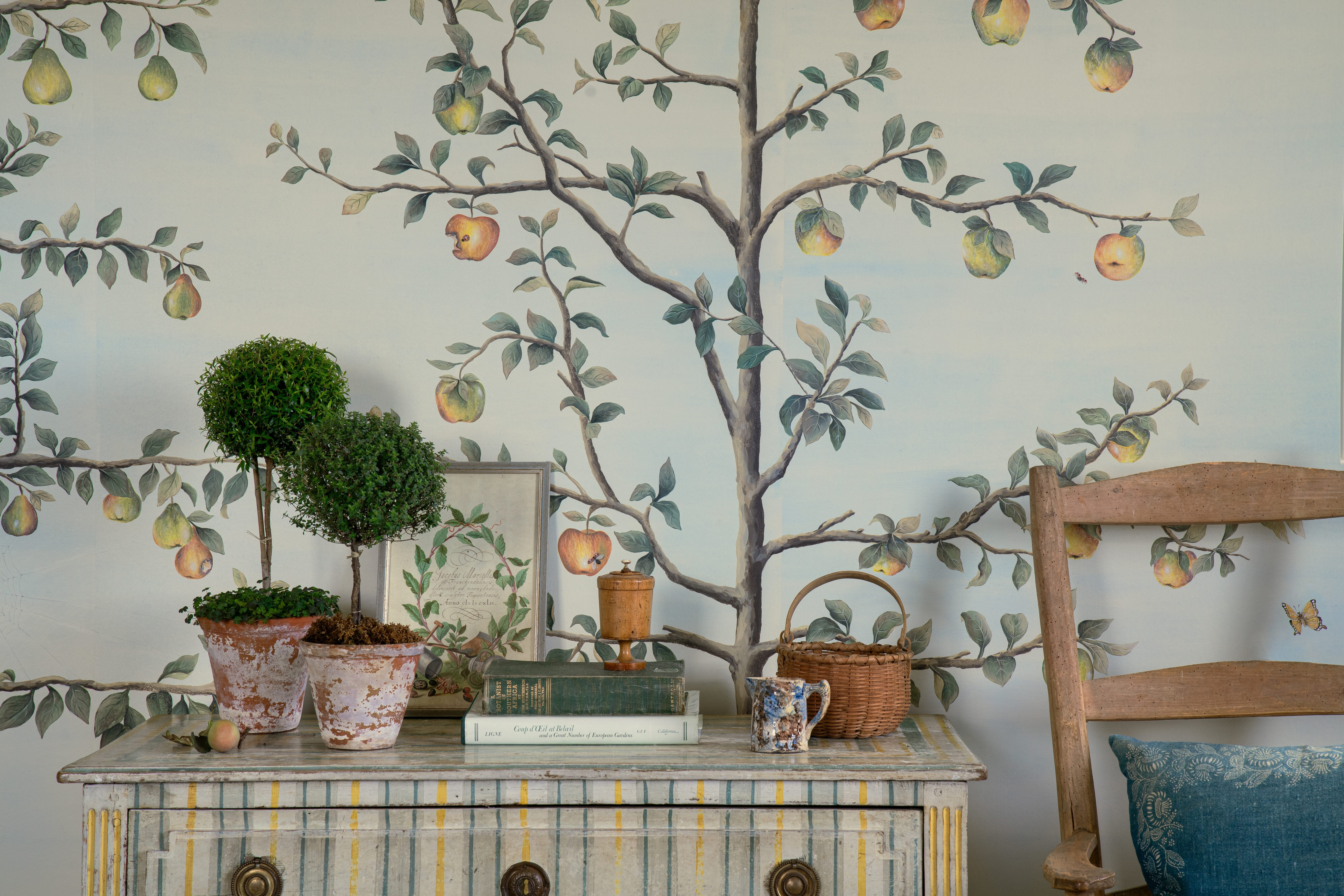 De Gournay Launches a Collection Inspired by Bunny Mellon