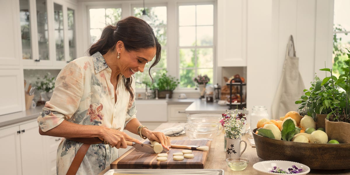 Shop Meghan Markle’s Best Outfits from the Show Shop Meghan Markle’s Best Outfits from the Show