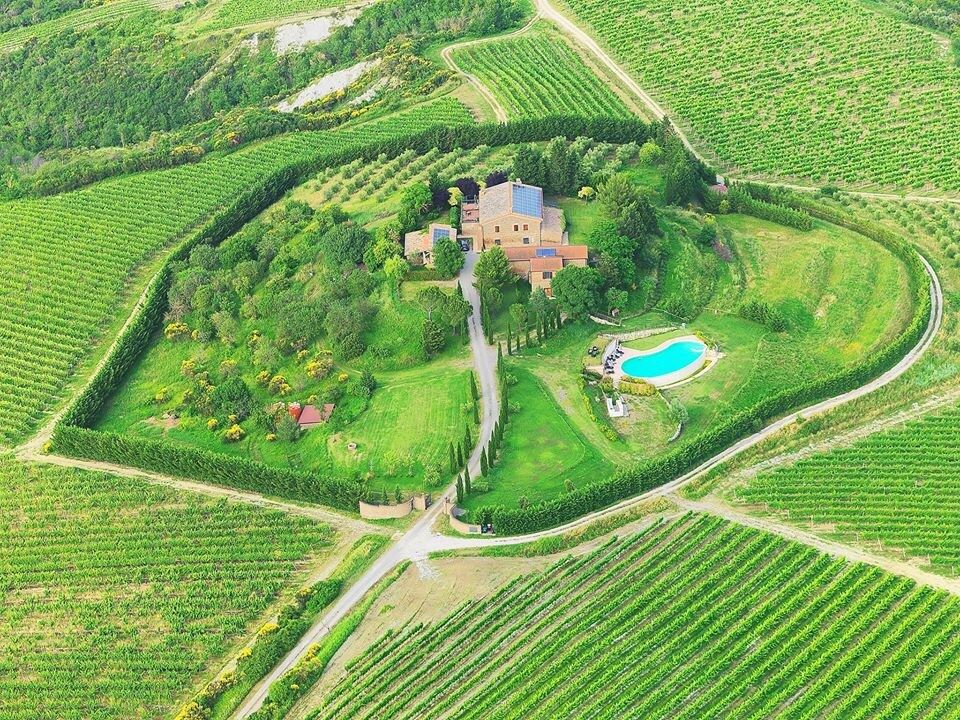 airbnb italian villa on vineyard