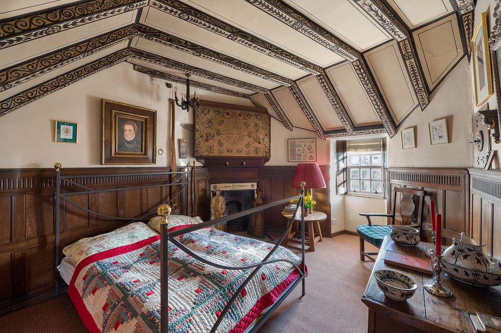 Earlshall Castle - St Andrews - bedroom - Scotland - Savills