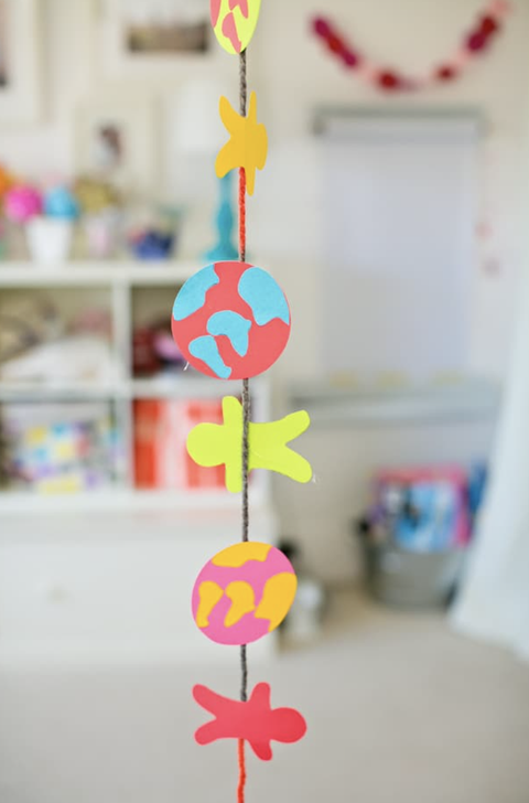 earth day crafts, diy garland card stock human and earth shapes