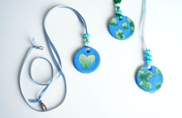 23 Fun Earth Day Crafts For Kids - Easy Earth Day Projects