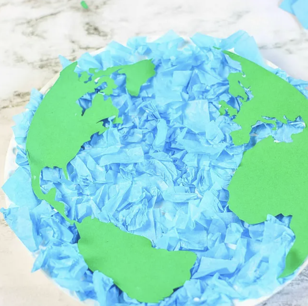 https://hips.hearstapps.com/hmg-prod/images/earth-day-crafts-for-kids-tissue-paper-earth-1646339834.png