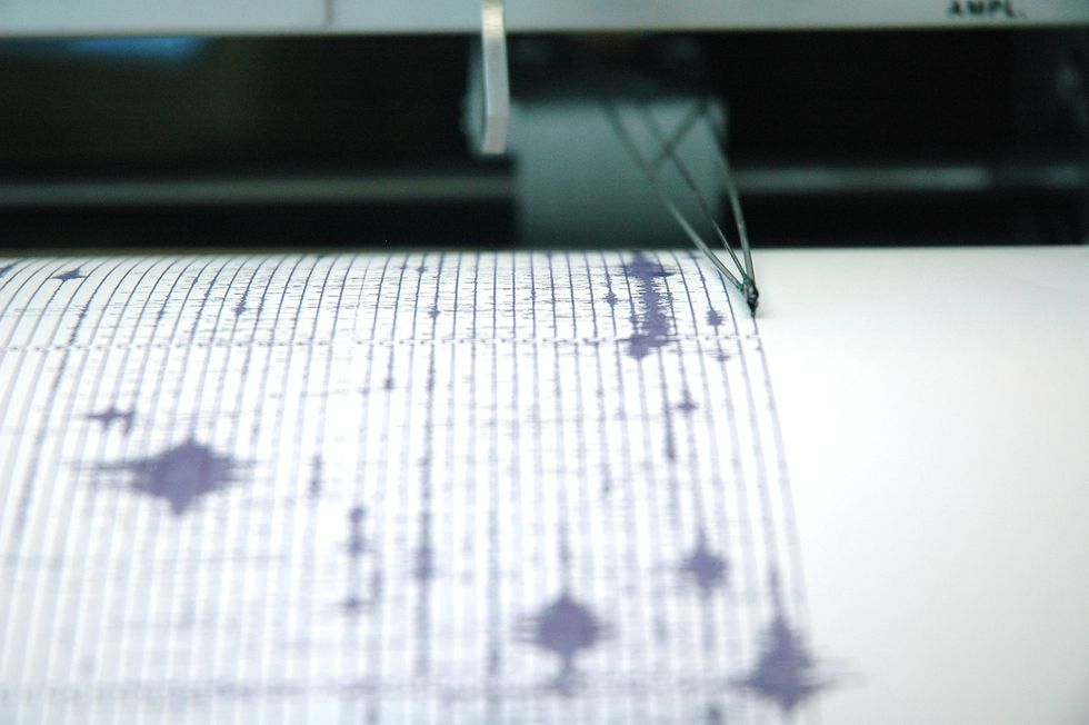 earthquake seismogram recording by a seismograph image