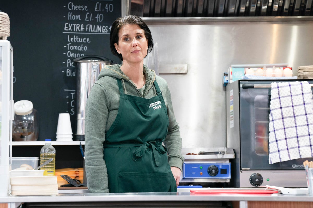 preview for EastEnders Soap Scoop! Denise visited by Stacey
