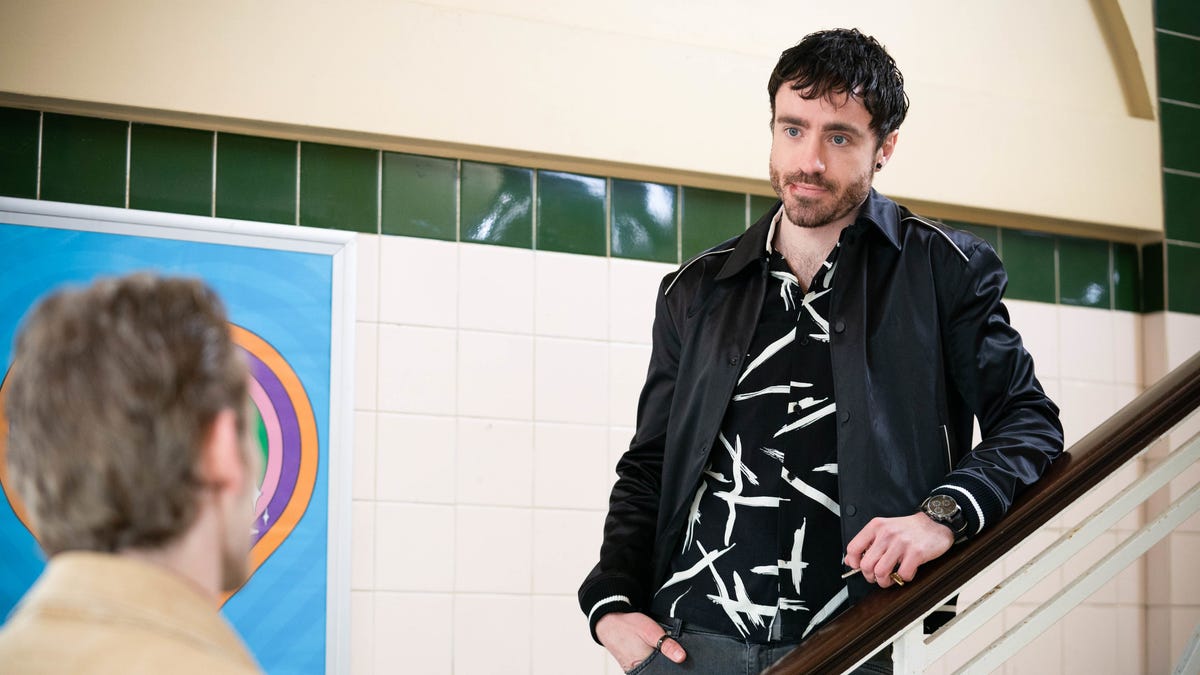 preview for EastEnders Soap Scoop! Vinny visits his father