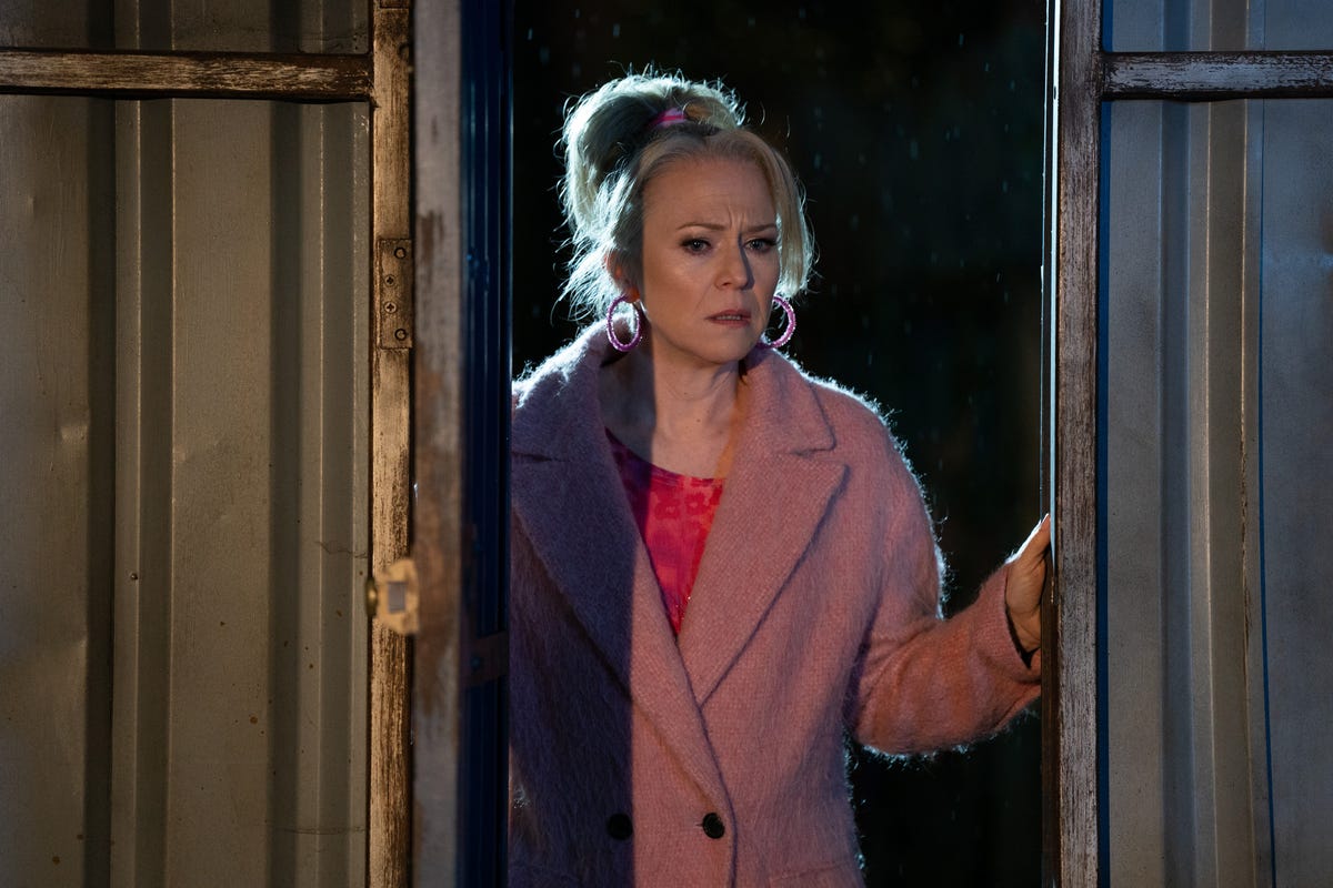 EastEnders Soap Scoop! Kathy and Harvey caught out