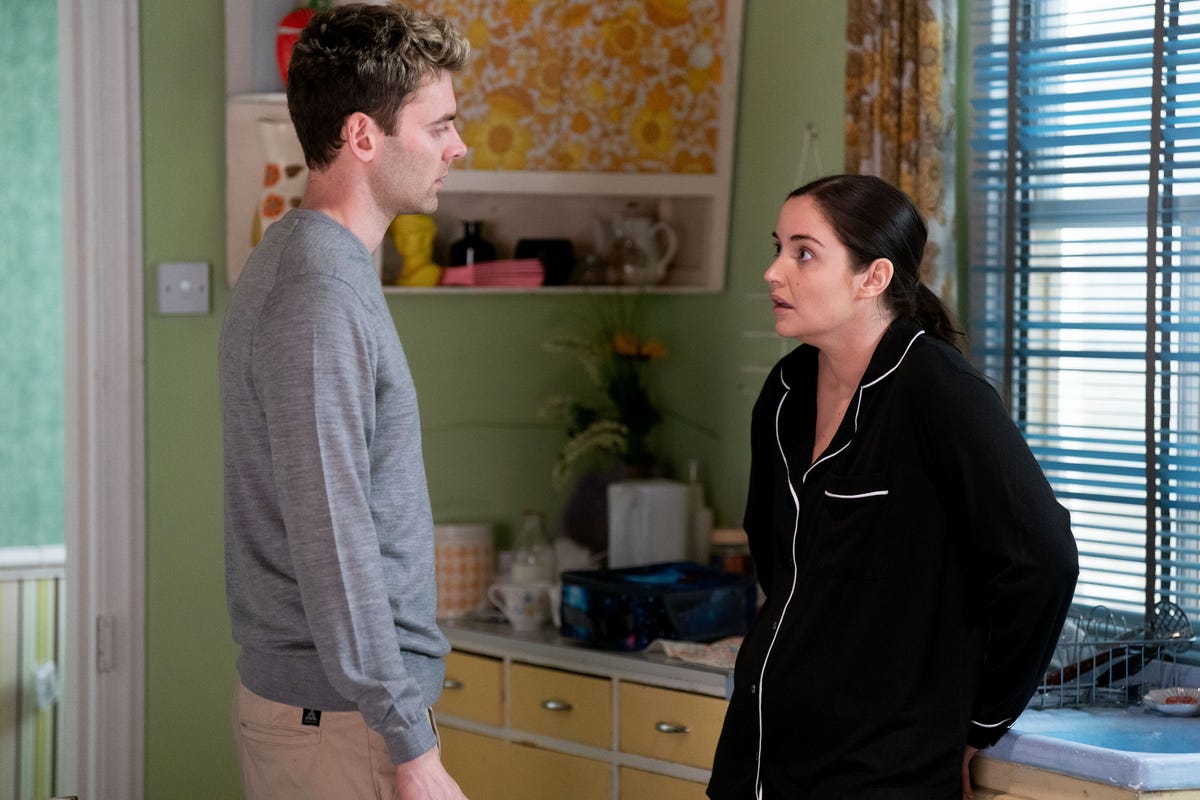 EastEnders confirms Lauren and Peter reunion – but there's a huge threat