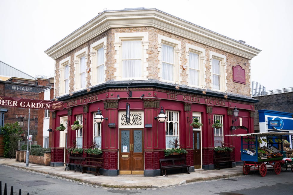 the queen victoria pub, eastenders generic