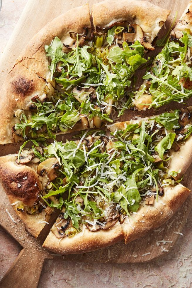 4th of july appetizers mushroom and arugula salad pizza