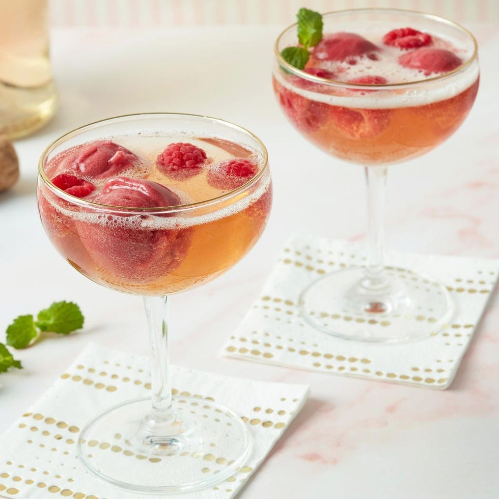 40 Best Easter Cocktails for Spring Fun Easter Drinks