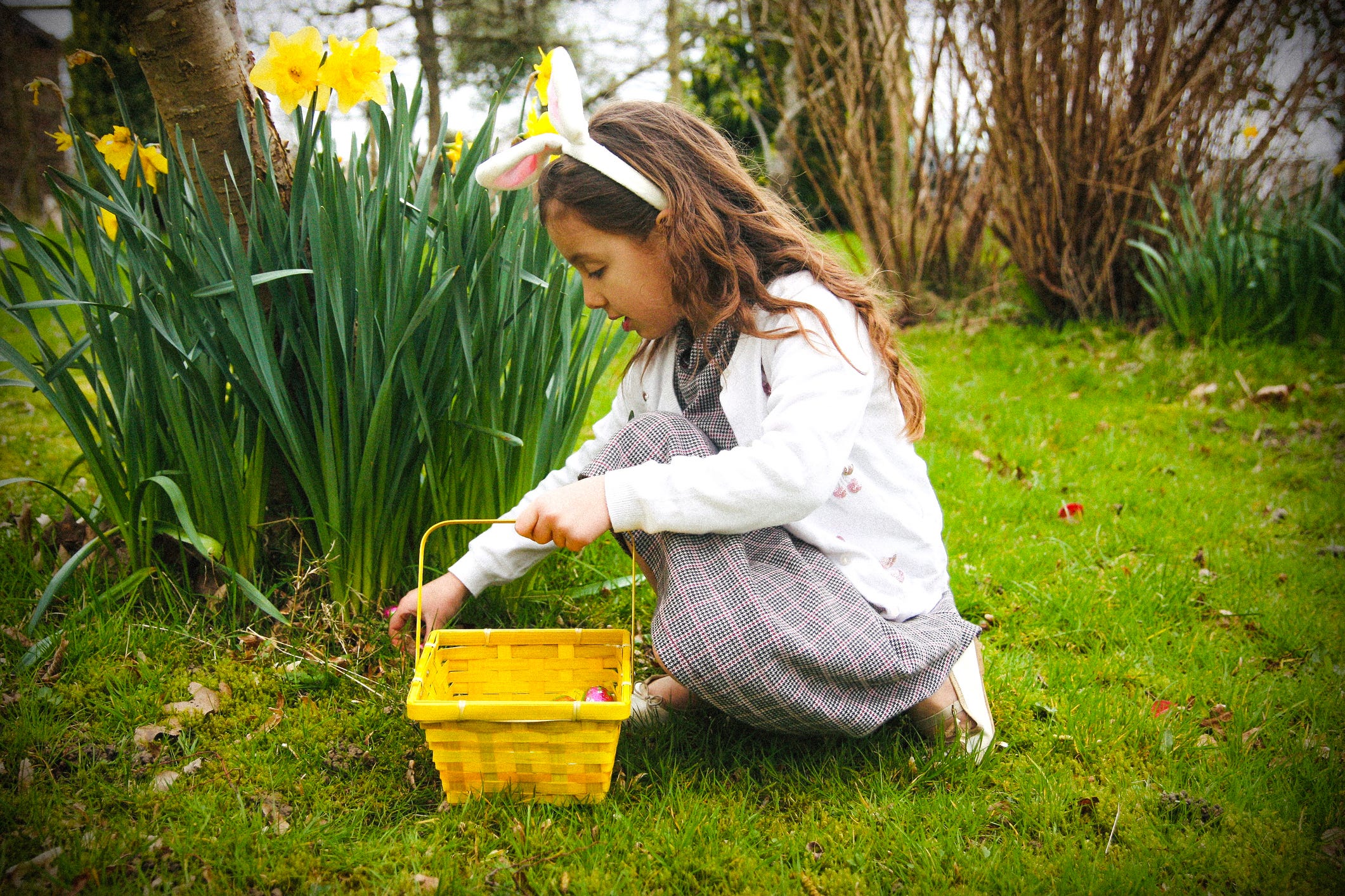 35 Best Easter Egg Hunt Ideas for Kids — How to Host an Easter Egg Hunt