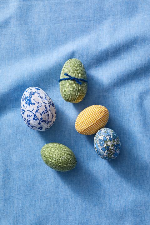 easter egg hunt ideas, eggs wrapped in colorful fabric