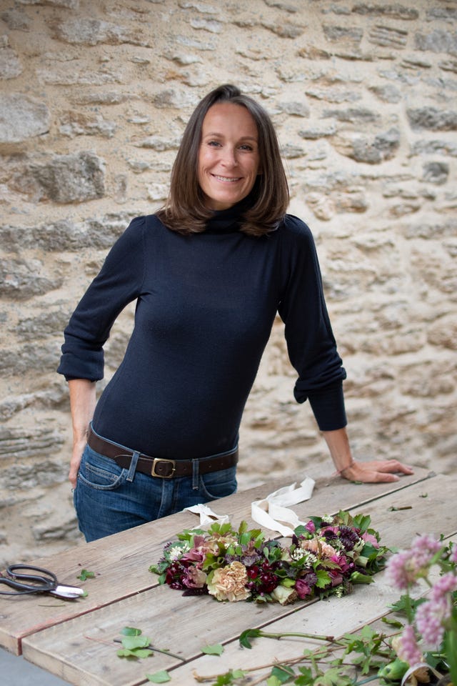 How To Create A Winter Flower Arrangement By Philippa Craddock