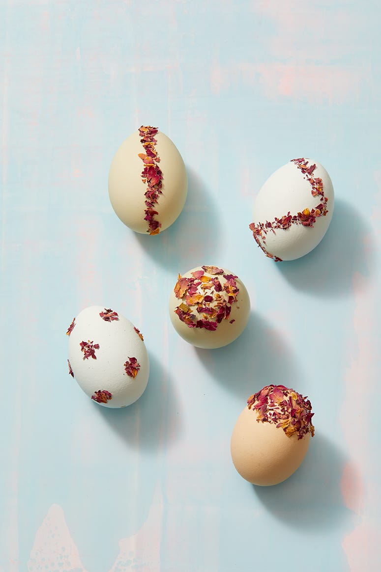Easter Crafts, Dried Flower Eggs easter crafts, brown and white eggs with dried flower petals on top
