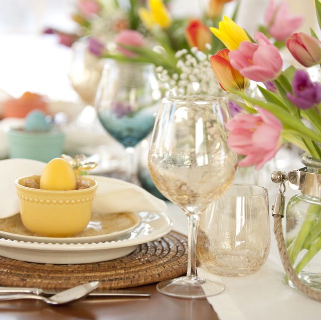 60 DIY Easter Table Décor Ideas 2024 - Homemade Easter Centerpieces