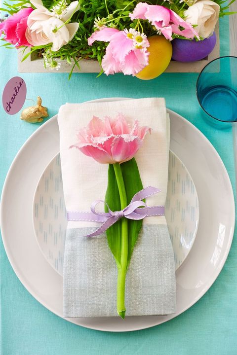 easter table decor tulip place setting