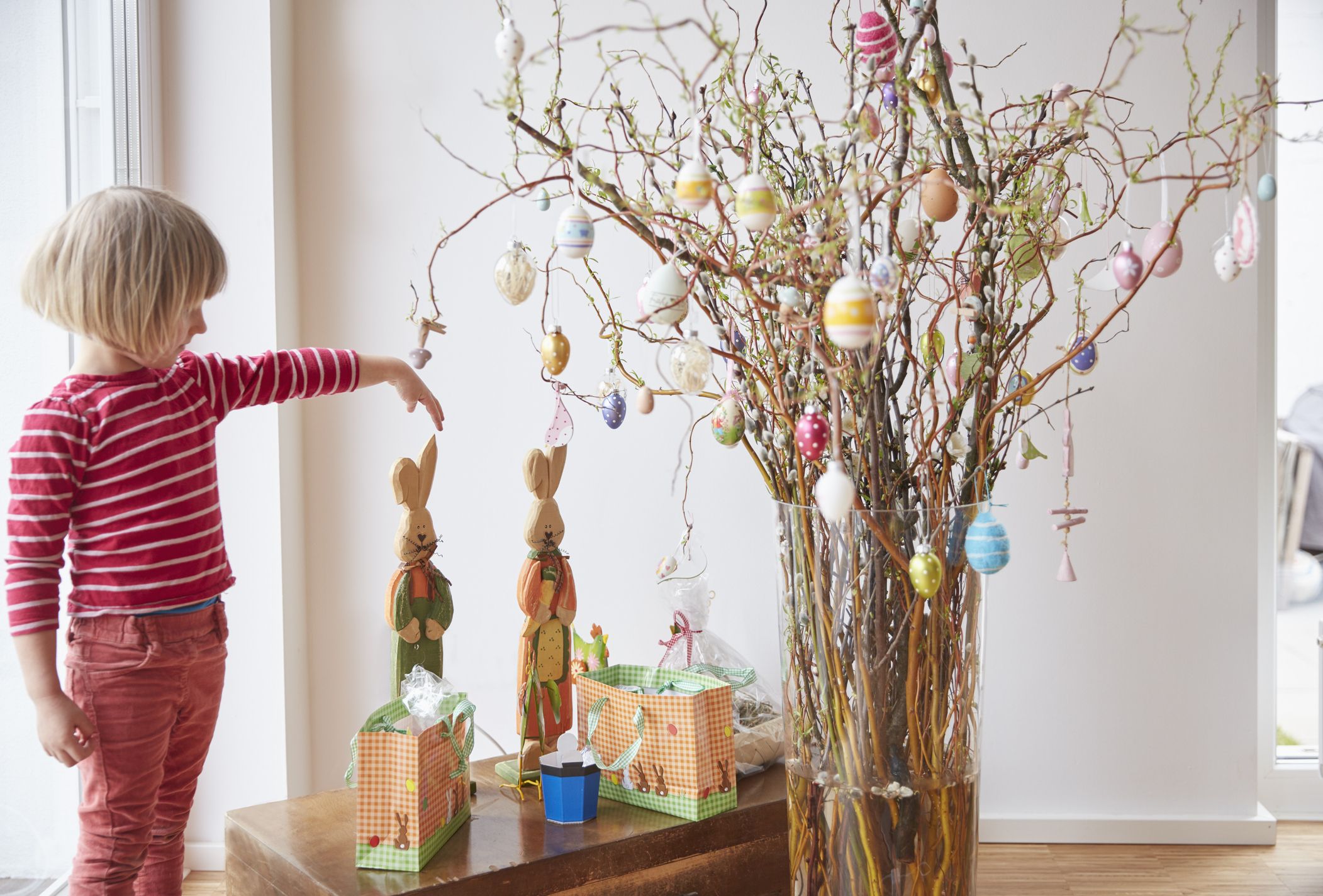 26 DIY Easter Tree Ideas - How to Make an Easter Tree