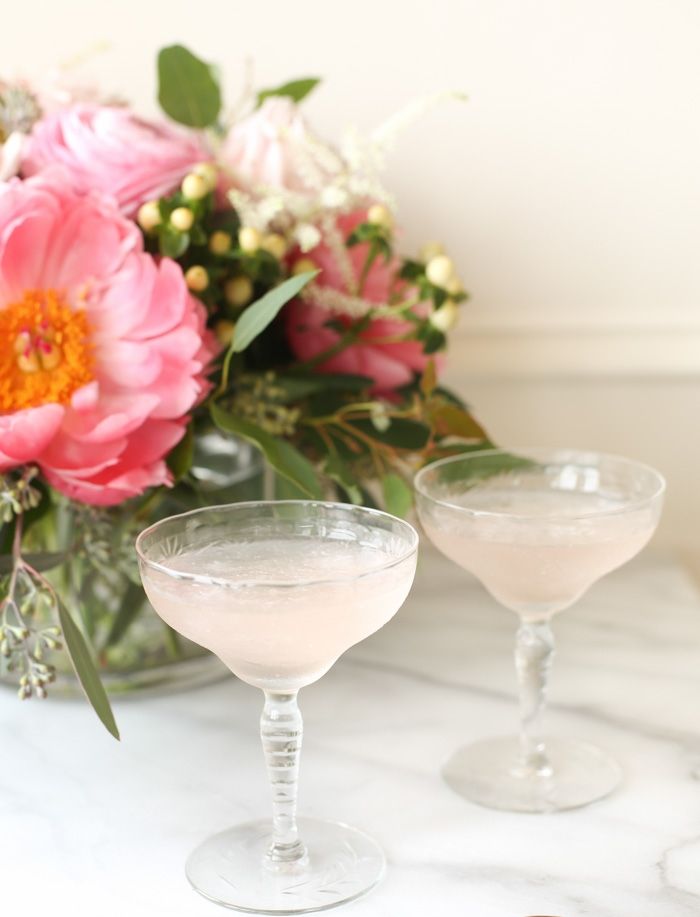 https://hips.hearstapps.com/hmg-prod/images/easy-3-ingredient-cocktails-rose-slushies-recipe-1500403701.jpg