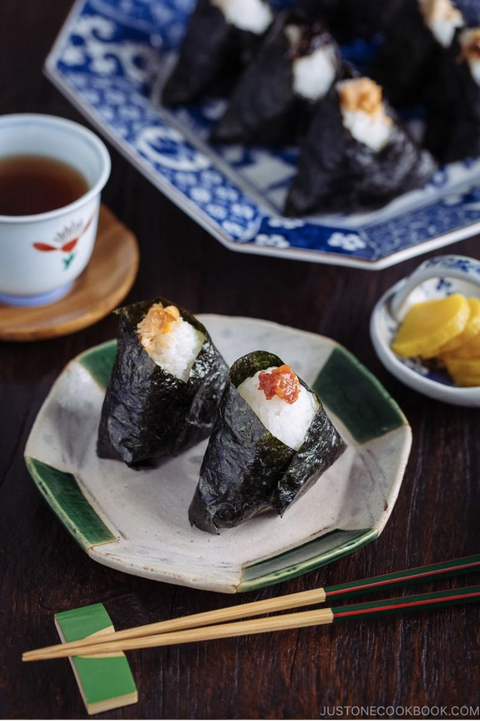 easy asian recipes  japanese onigiri