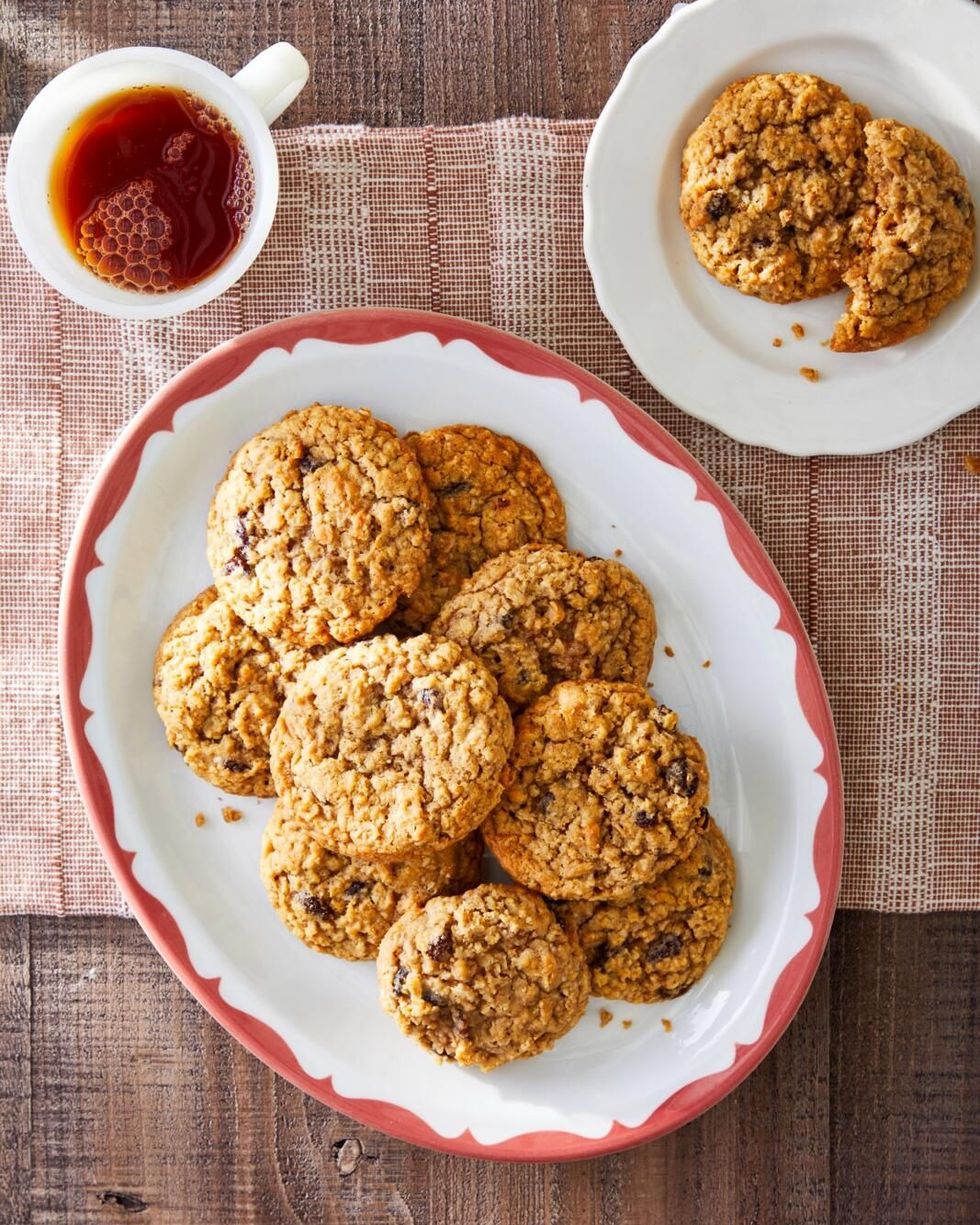 easy christmas desserts classic oatmeal cookies