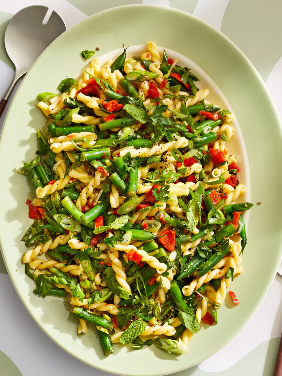 green bean pasta salad with asparagus, red bell pepper, and mint