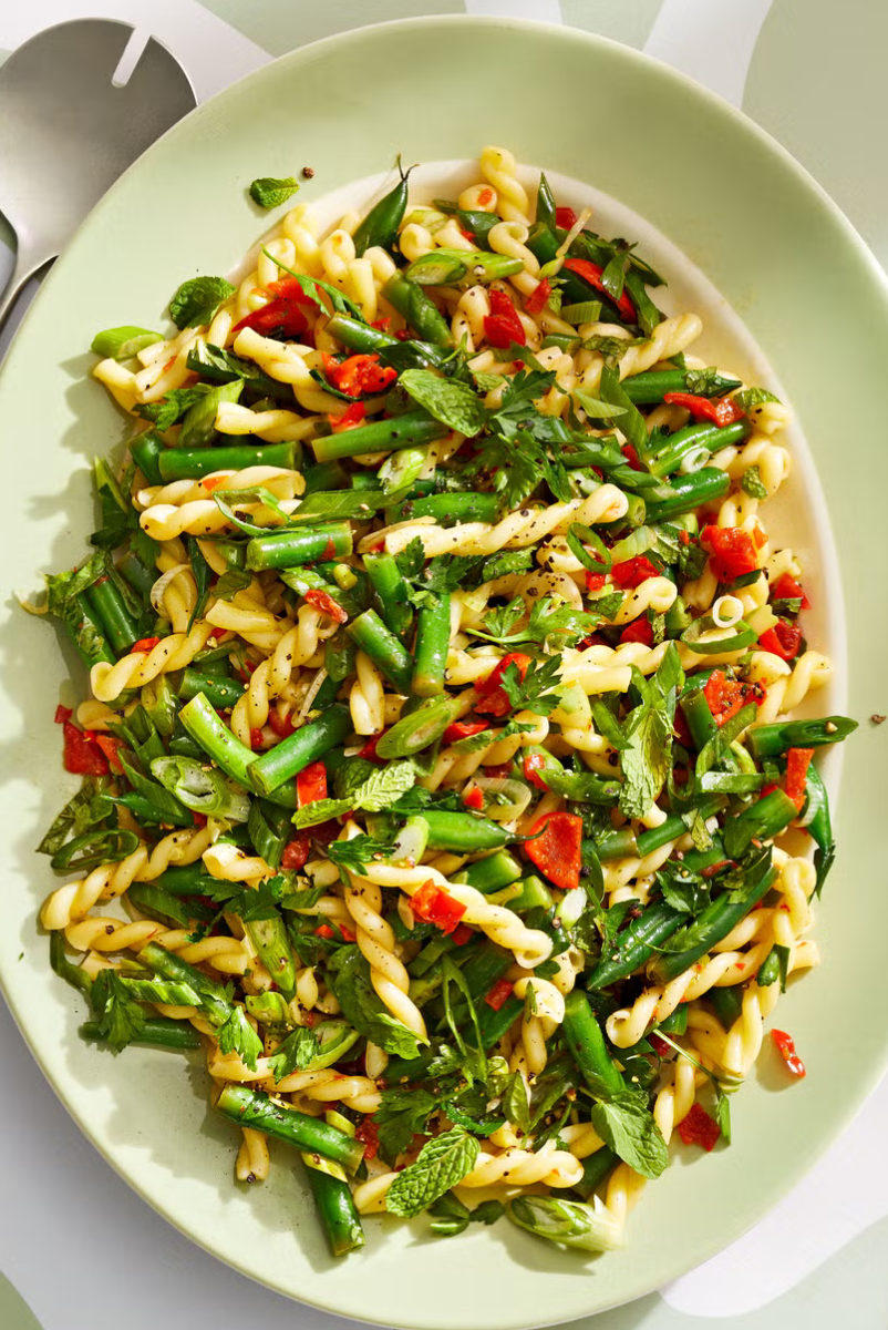 easy sunday dinner ideas green bean pasta salad green bean pasta salad with asparagus, red bell pepper, and mint