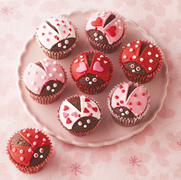 red and pink ladybug cupcakes for valentine's day