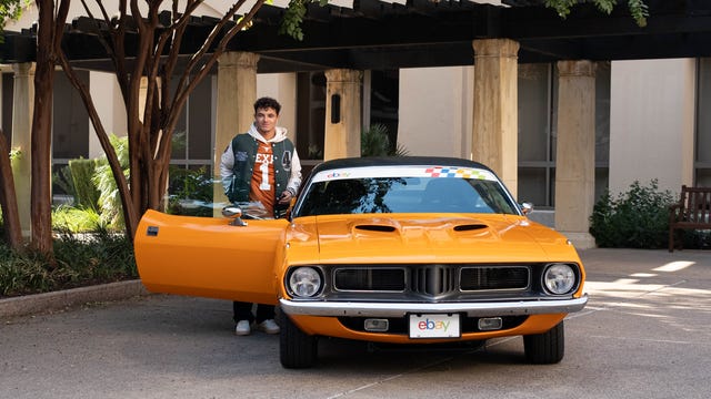 lando norris plymouth barracuda
