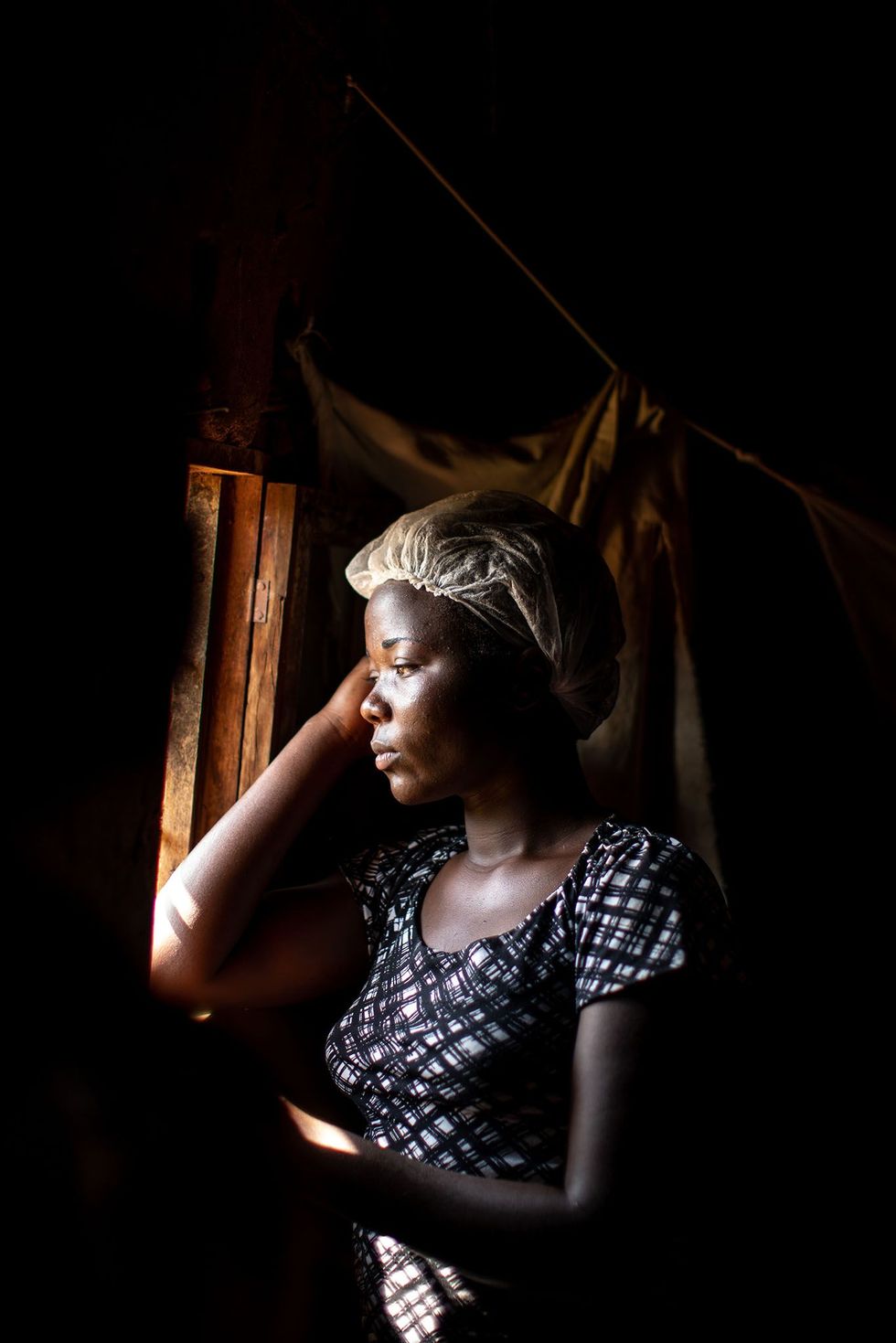 Toen ebolaoverlevende Aisha Ramzani Djadi 17 ziek werd was ze zwanger Tijdens de behandeling verloor ze haar baby Ik zou in de toekomst meer kinderen willen hebben zegt zij Aisha werkt nu in het behandelcentrum voor ebolapatinten in Beni