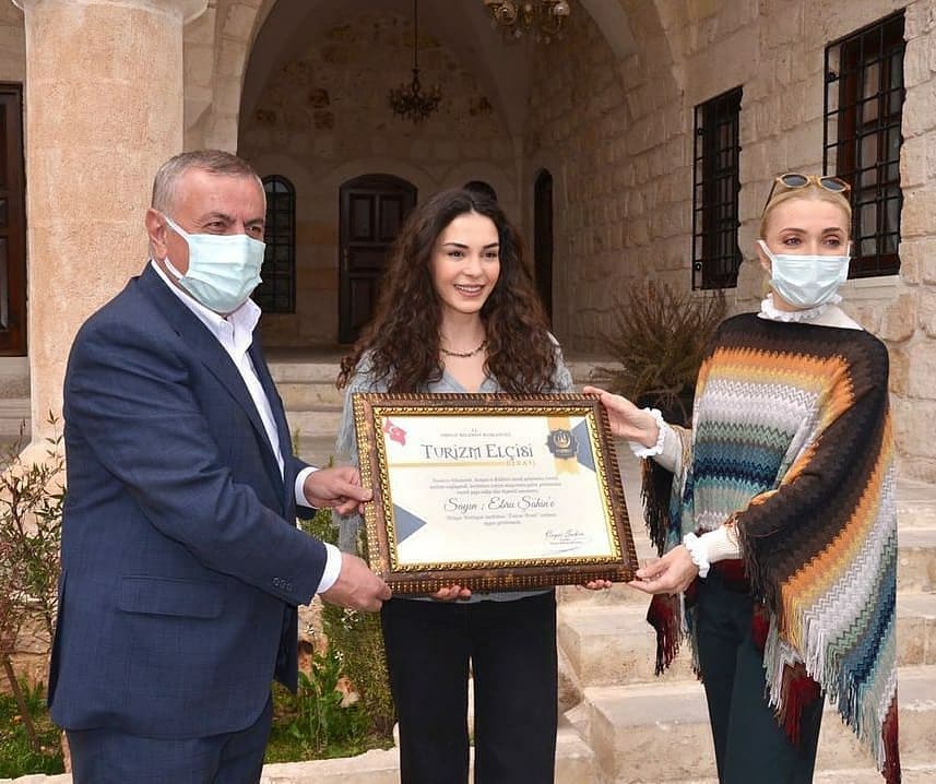 ebru sahin embajdora mardin hercai
