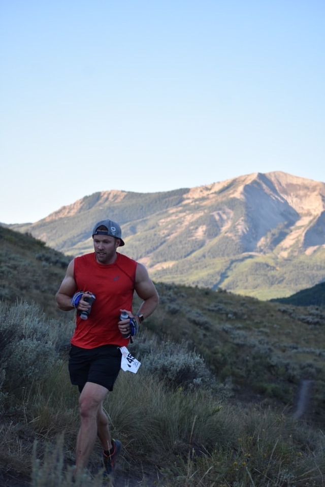 ryan hall running during the grand traverse mountain run in crested butte, colorado