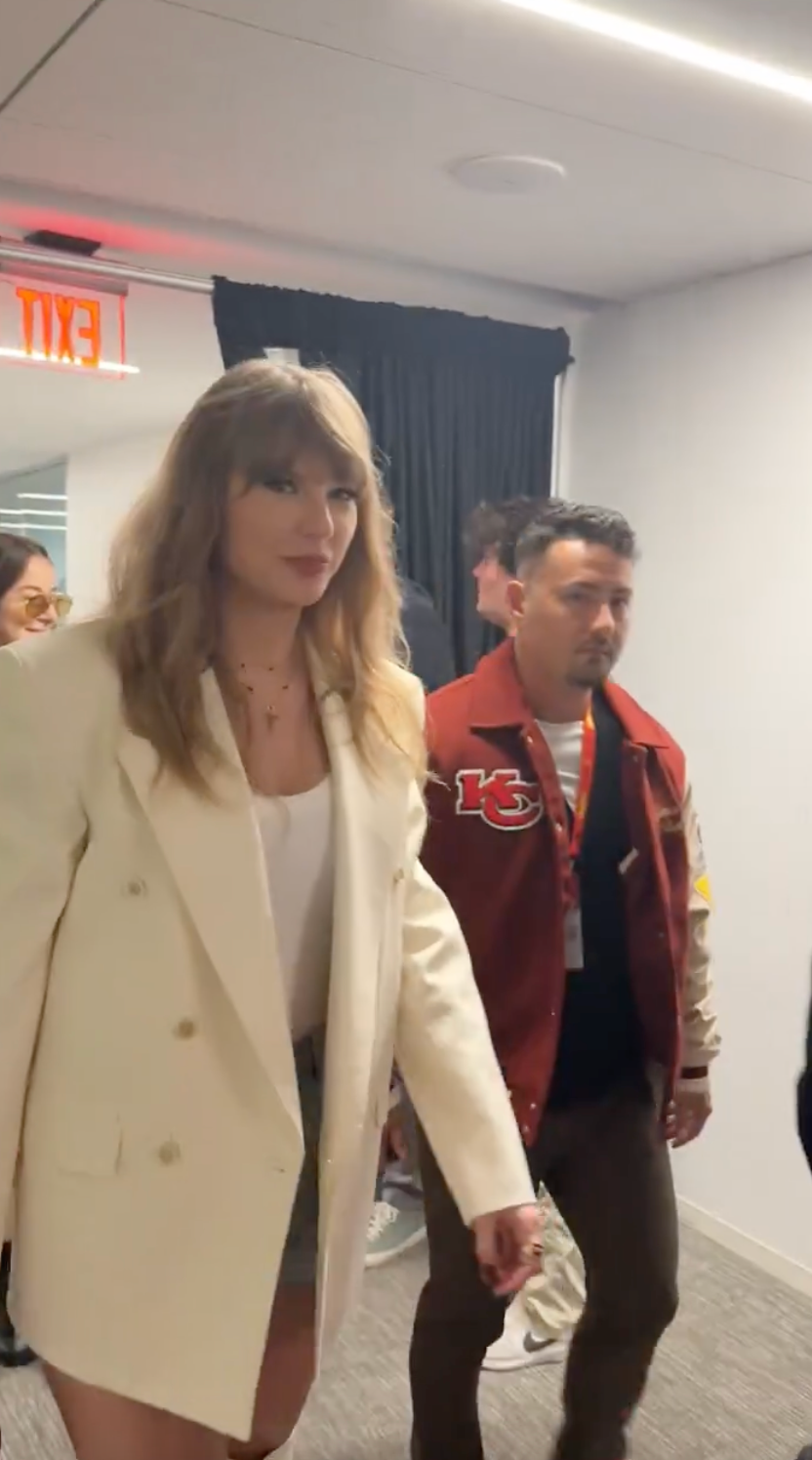 taylor swift ネックレス Official Taylor Swift Merch Red Taylor's Version Key