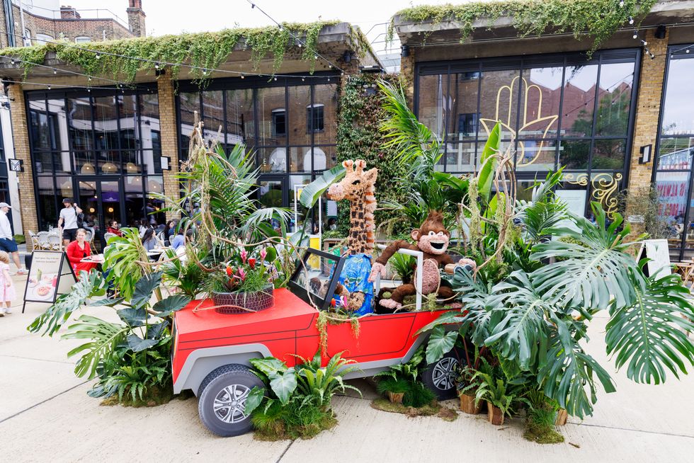 belgravia in bloom ‘into the wild’ themed installations